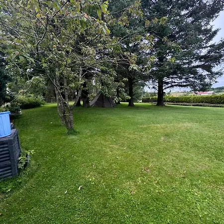 Apartment Sokkelleilighet Pa Sola